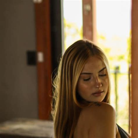 sara stanislau erome|Sarah estanislau nua no seu onlyfans pela primeira vez..